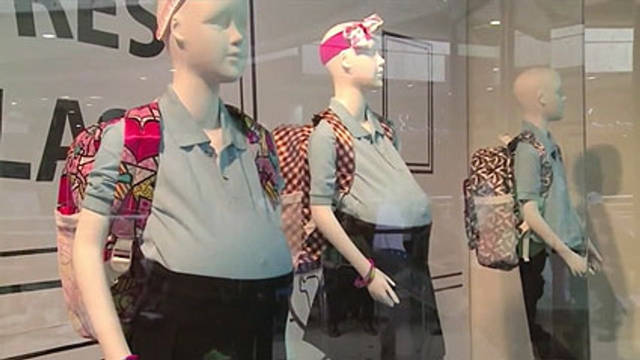 Uniformes escolares para niñas embarazadas