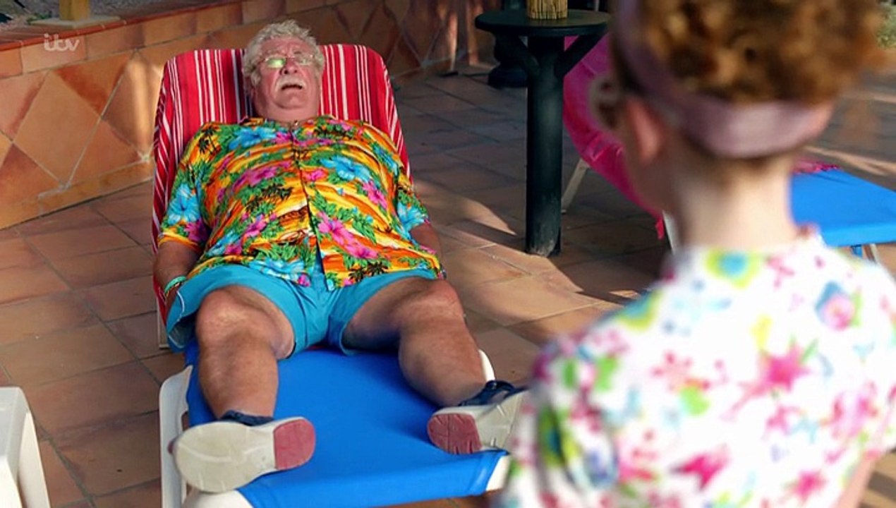 Benidorm S08 E02