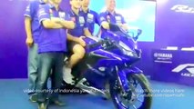33.All new Yamaha YZF R15 Version 3, Better Engine, New Design & Features for 2017