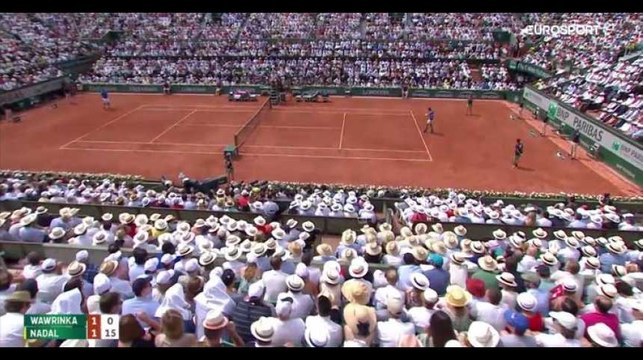 Rafael Nadal gagne Roland-Garros 2017 : Quand un spectateur encourage Roger Federer en plein match (Vidéo)