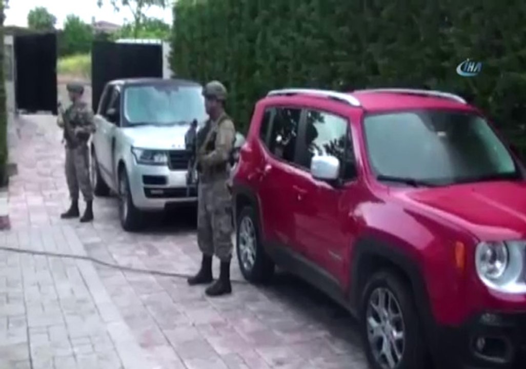 Ozan Tufan'ın da Gözaltına Alındığı Lüks Araç Operasyonu Kamerada