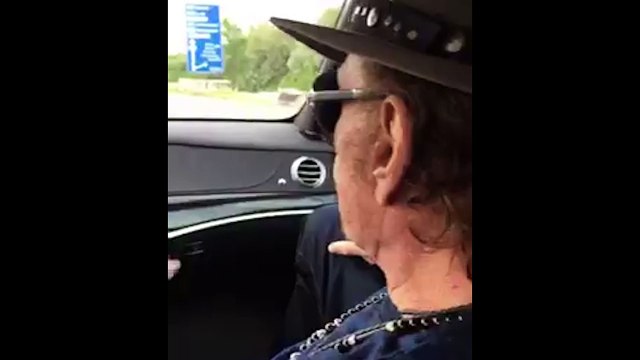 Johnny Hallyday escorté par des motards en Belgique