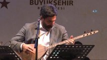 Uğur Işılak'tan Bağlama Resitali