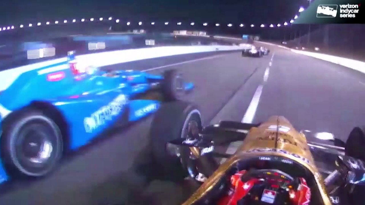 IndyCar : un énorme accident implique huit voitures