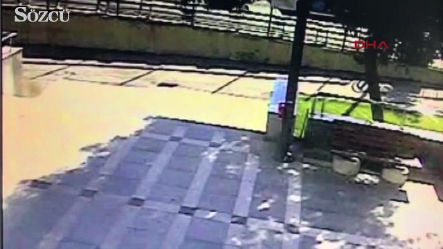 Metrobüs kazasından saniyeler önce güvenlik kamerasına yansıyan görüntüler