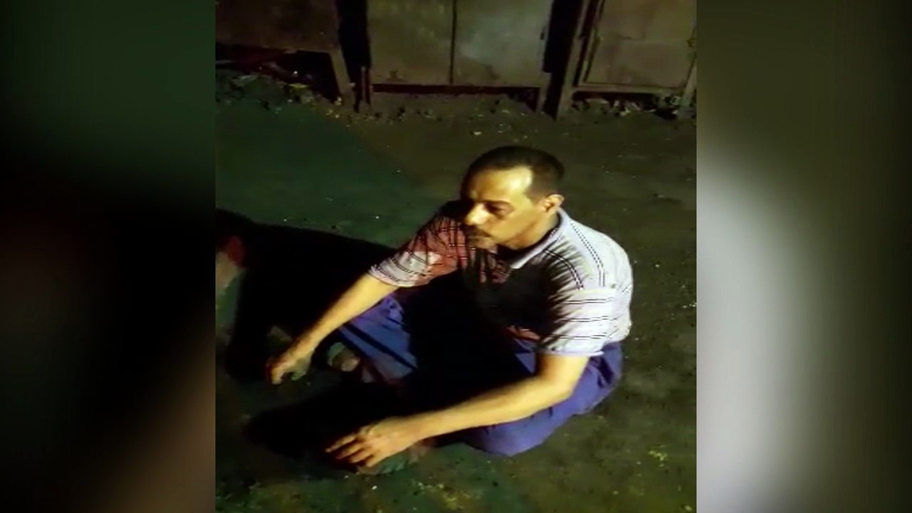 قصص كفاح عمال السبائك بأسوان فى نهار رمضان تحت...