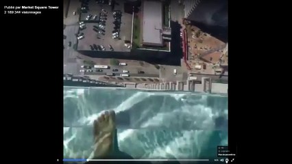 Une piscine suspendue à plus de 152 mètres dans les airs