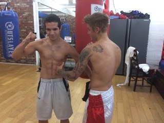 Justin Bieber Can Be A Pro Boxer even a Champ - Boxing Trainer Ricky Funez EsNews
