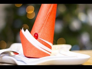 DIY Noël : Pliage de serviette en forme de Bonnet de Lutin