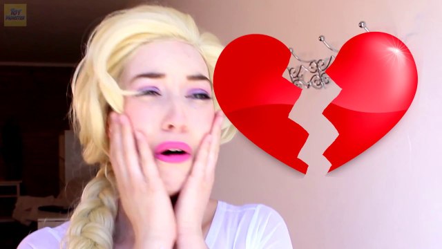 Frozen Elsa & Spiderman Break-Up_! w_ Maleficent Pink Spidergirl Venom TOYS! Funny Superheroes IRL