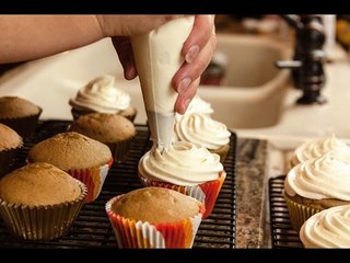 Glaçage vanille pour cupcakes ou un décor en forme de roses