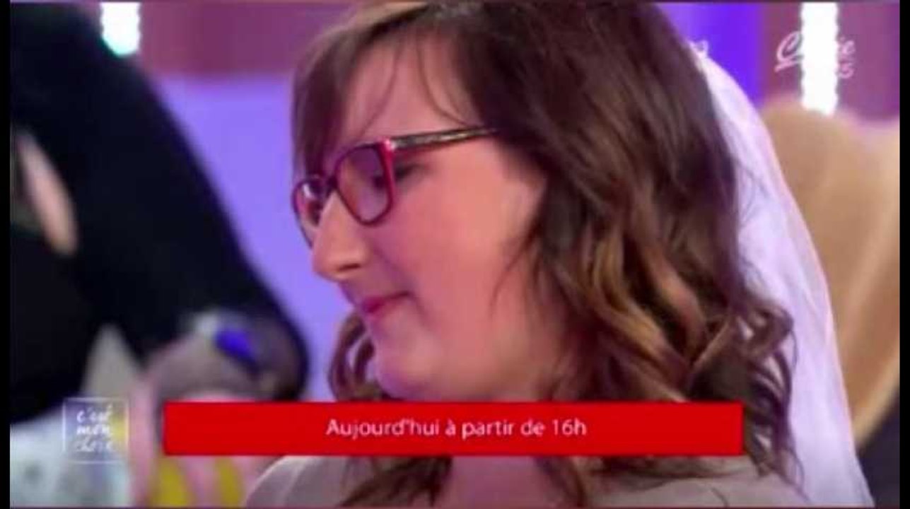 C’est mon choix : Un couple se marie sur le plateau face à Evelyne Thomas (vidéo)