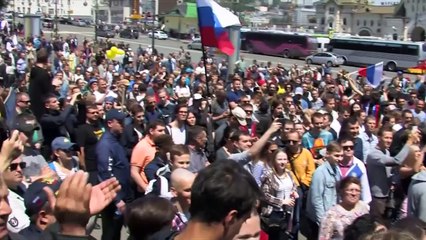 'Russia without Putin': Police beat protesters at rallies