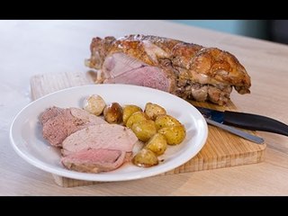 Gigot d'agneau aux pommes de terre rôti au four