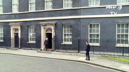 May reúne conservadores para definir futuro