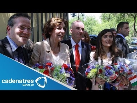 Salma Hayek visita guardería del IMSS / Salma Hayek nursery visit IMSS