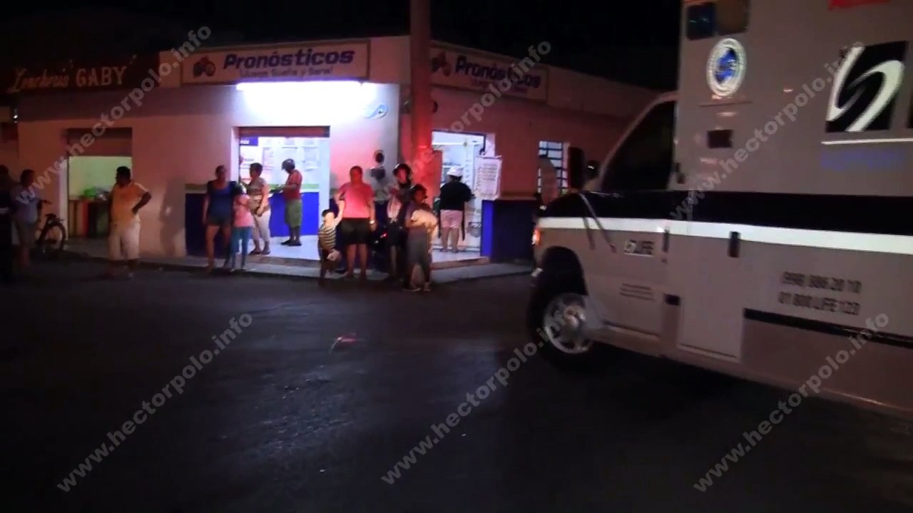 Accidente en 11 Avenida frente a la UQROO de Cozumel
