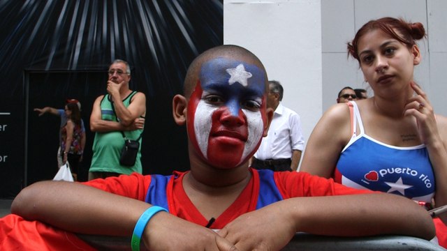 Puerto Ricans talk freedom and Oscar López Rivera at controversial parade