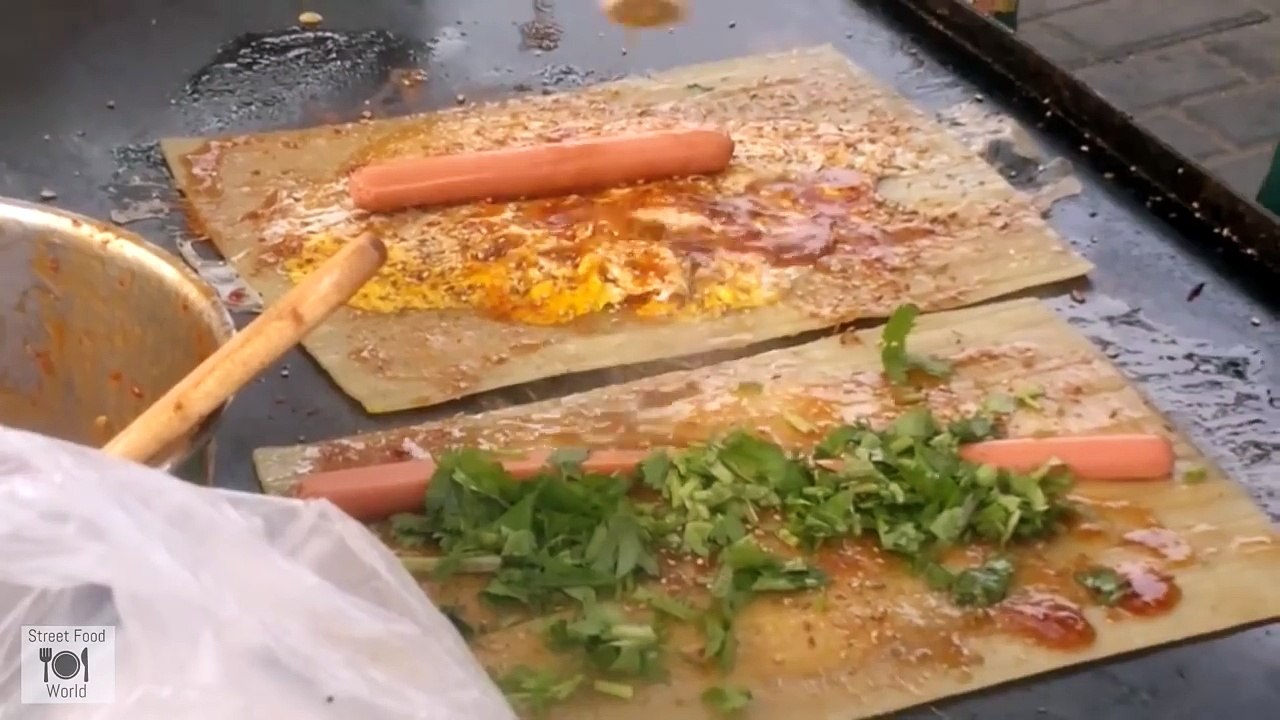 Chinese Street Food - Iron Grilled Noodles