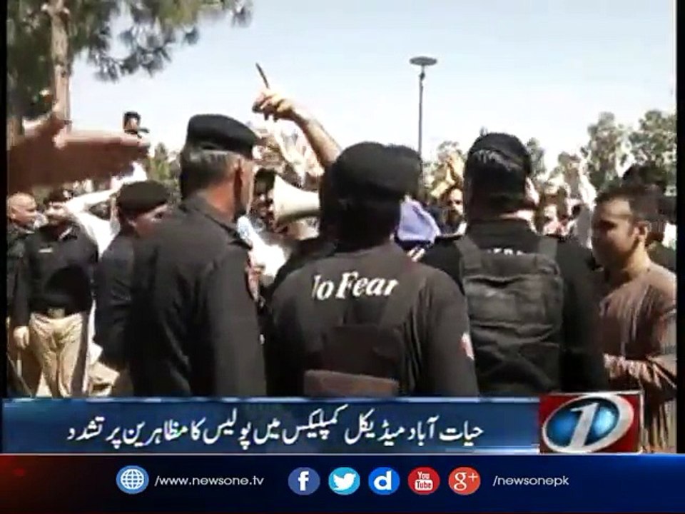 Police baton-charge protesting doctors in Peshawar; detain ten