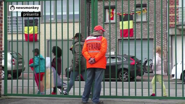 Cest lambiance à Knokke-Heist! Les jeunes supporters des Diables sont aux anges