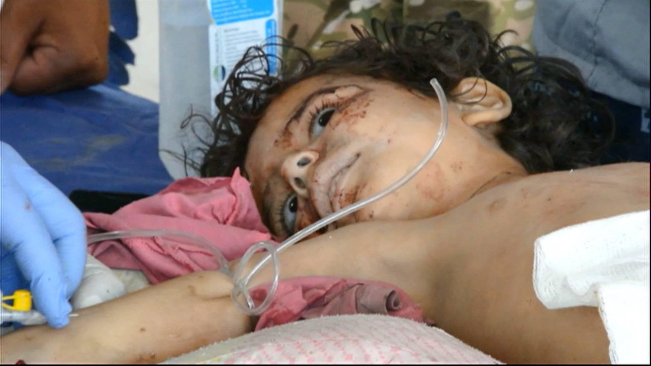 Mosul battle: Fleeing civilians caught in crossfire