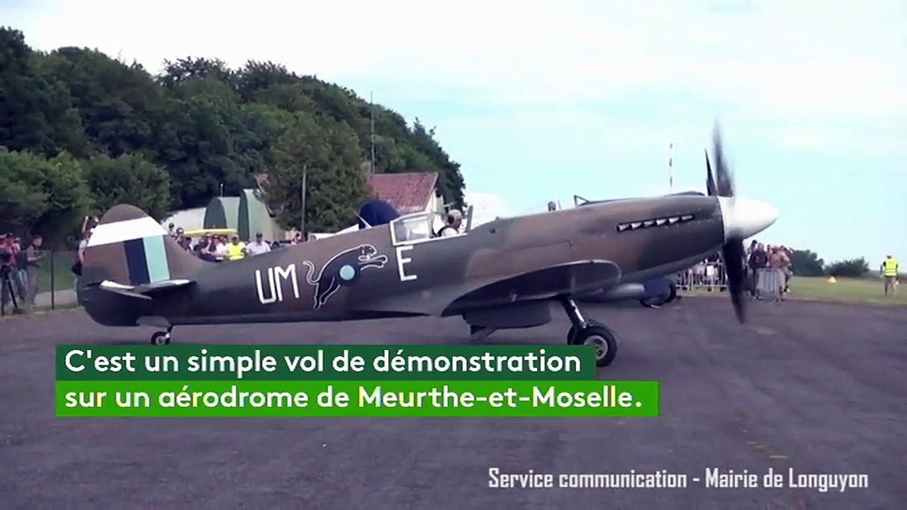 Un avion de la seconde guerre mondiale se retourne au décollage, le public vole au secours du pilote