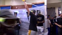 L'équipe des Golden State Warriors fête son titre NBA 2017 dans les vestiaires !