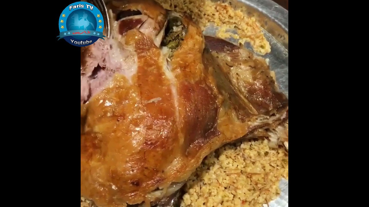 تحذير لا تدخل - فخذ خروف محمر محشي ورق عنب 