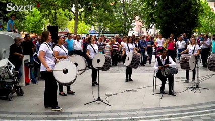 'Davulcuya kaçmıyoruz, davulcu oluyoruz!'