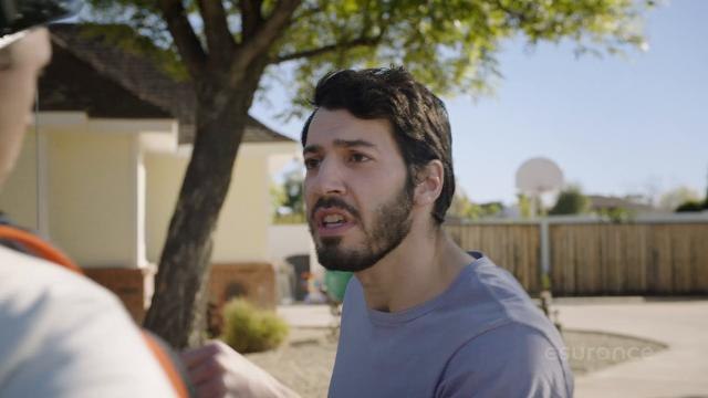 After struggling with a car seat, a frustrated dad is ready to throw in the towel. That’s when Buste