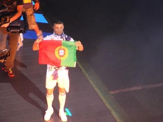 Download Video: Ronaldo given hero's welcome at Bernabeu