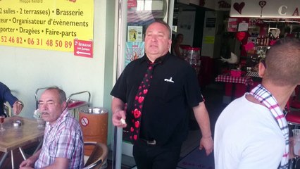 Le corbeau et le renard en terrasse