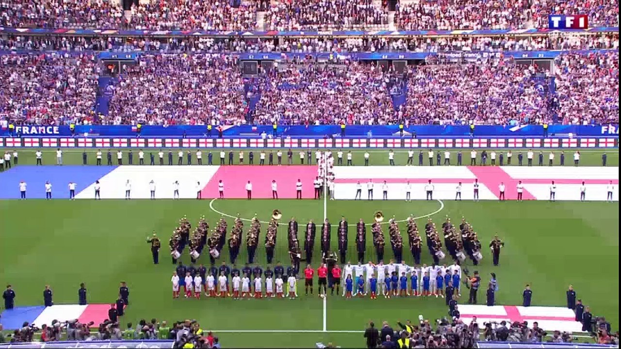 French Crowd Singing God Save The Queen At The Beginning Of France vs England!