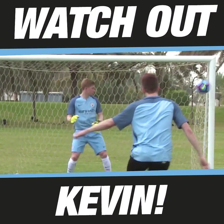 Rabona to the face of Kevin De Bruyne