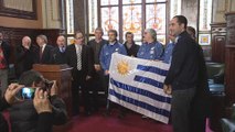 Atletas uruguayos trasplantados reciben el Pabellón previo a los Juegos Mundiales