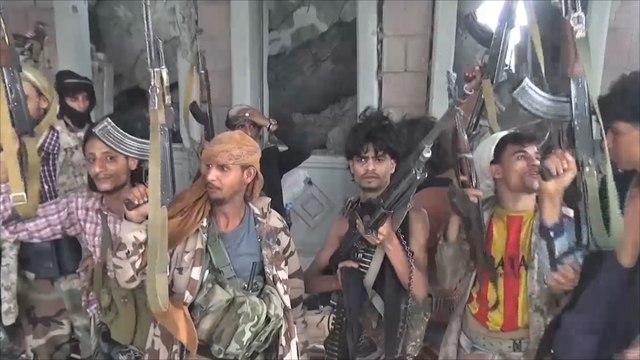 اشتباكات عنيفة بالقصر الجمهوري في تعز