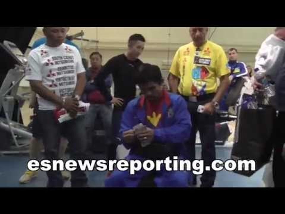 Manny Pacquiao vs algieri manny in china running the show  -  esnews boxing