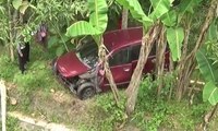 Sopir Ngantuk, Mobil Ini Terjun ke Jurang Sedalam 6 Meter