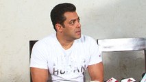 Salman Khan Sings Tere Vaste Tere Dhola From Batwara Movie During Tubelight Promotion