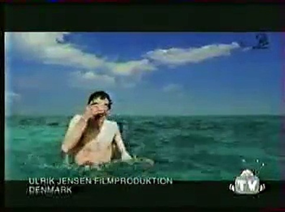 Publicité marrante avec des filles en bikini