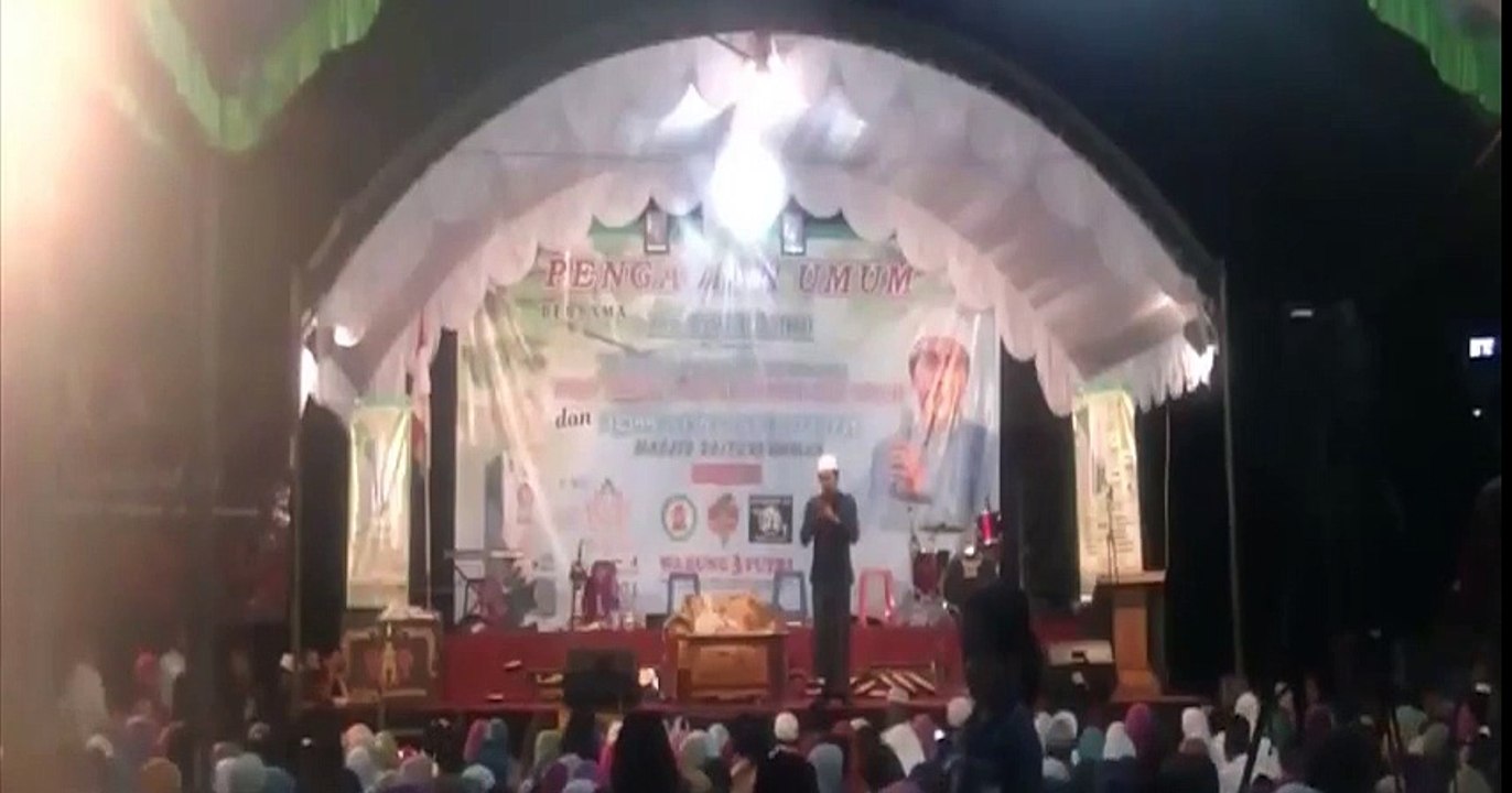 Ceramah KH Anwar Zahid Memperingati Isro Miroj Nabi Muhammad SAW 1438 H Part 2 of 2