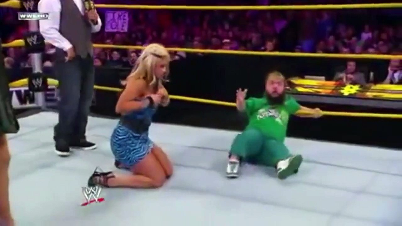 WWE faine moments (dance)3432