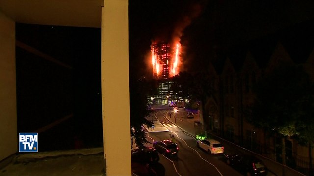 Un immeuble ravagé par les flammes à Londres