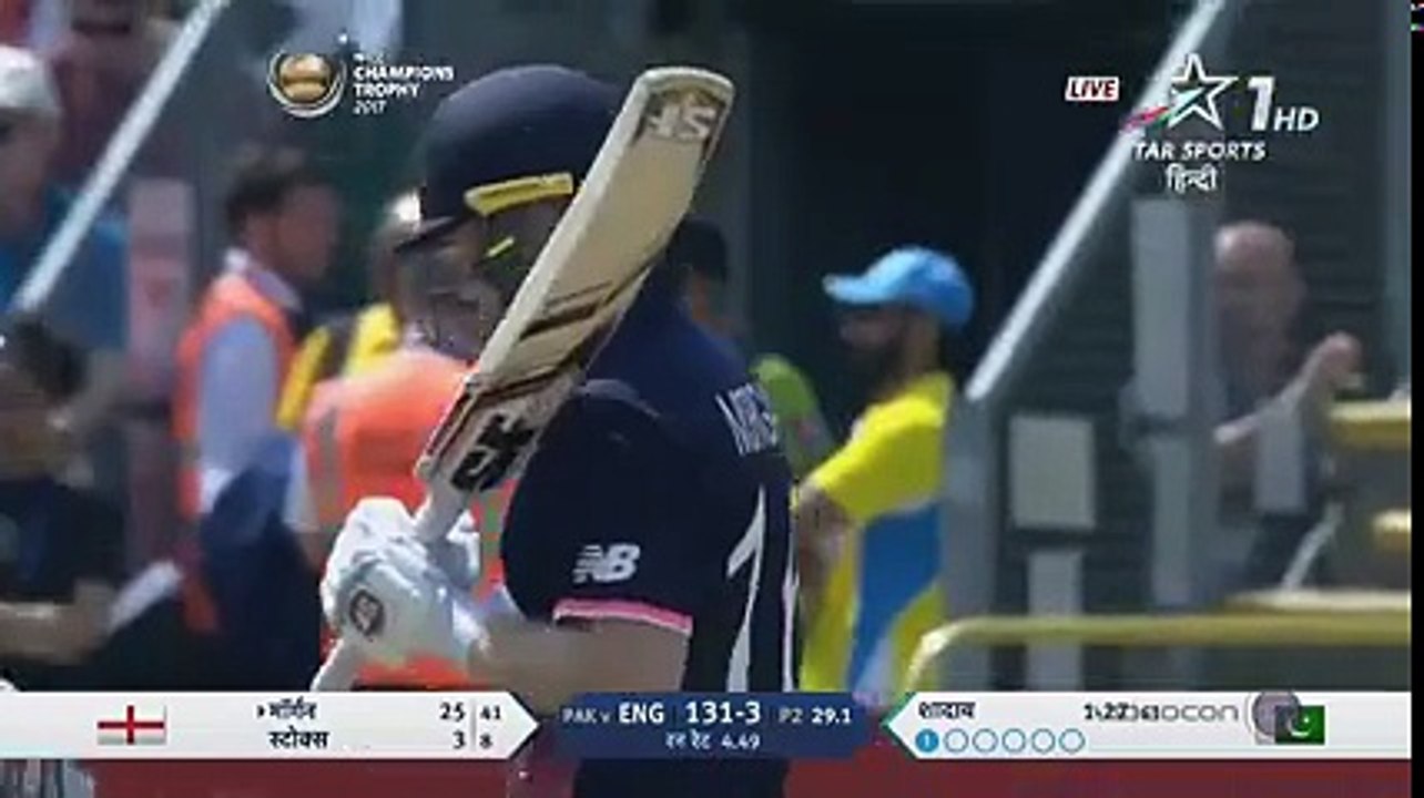 what sarfraz said to imad waseem commentator lauging