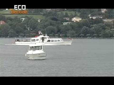 Du vert dans nos lacs bleus_Bateaux à moteur