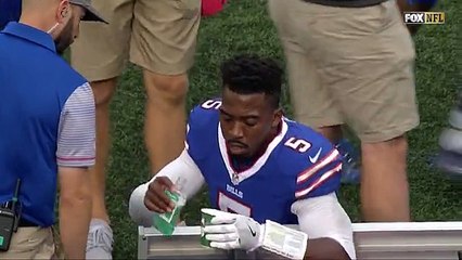 NFL - Tyrod Taylor prend un bain de bouche en plein match
