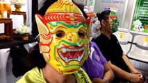 病院に集まるマスク姿の女性たち…その理由とは？