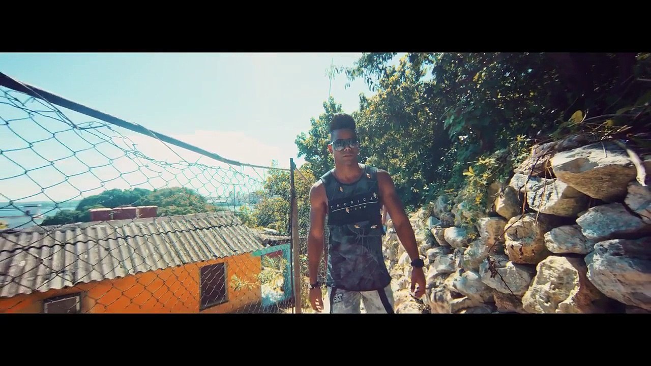 Music video for MAS YUMA QUE LOS YUMA (OFFICIAL VIDEO) ft. DJ UNIC, MARVIN FREDDY Y KAYANCO performed by Chacal.