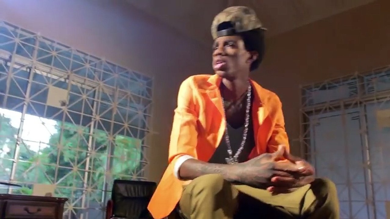 Alkaline - Gyal Bruk Out - Official Music Video HD - February 2014 @DM_Twenty1 - YouTube